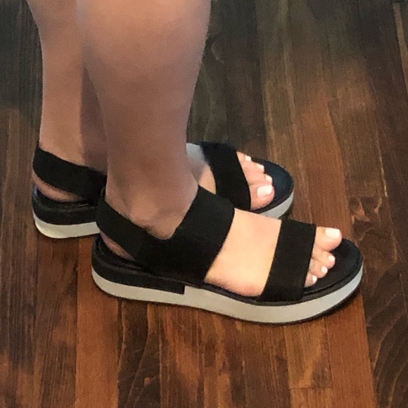 Naturalizer Size 8 Black Platform Sandals - Picture 3 of 3